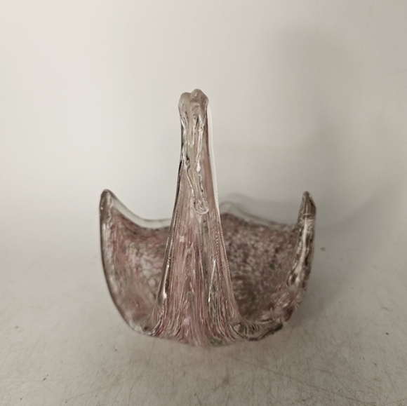 Vintage swan glass end of day trinket dish, approximately measures 6" x 5". - Picture 5 of 5